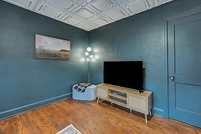 Chic Elizabethtown Apartment: Walk to Downtown!