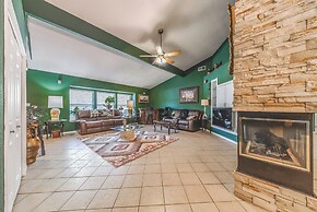 Charming Home w/ Patios, Near Ruidoso Downs Casino