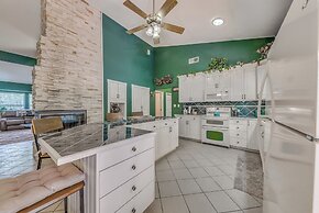 Charming Home w/ Patios, Near Ruidoso Downs Casino