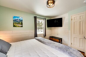 Quiet + Peaceful Home in Allenspark w/ Deck!