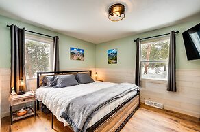 Quiet + Peaceful Home in Allenspark w/ Deck!