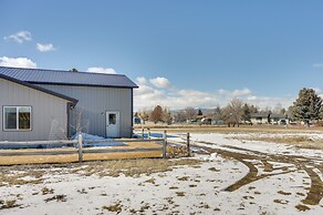Cozy Dillon Retreat: Fireplace, Mountain Views!