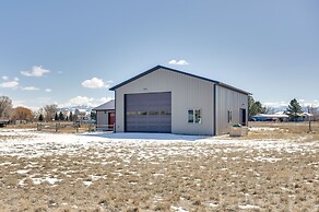 Cozy Dillon Retreat: Fireplace, Mountain Views!
