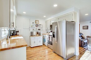 Charming Arlington Home w/ Hot Tub & Fenced Yard!