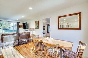 Charming Arlington Home w/ Hot Tub & Fenced Yard!