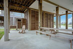 Viewtastic 3 Bedroom Home by RedAwning