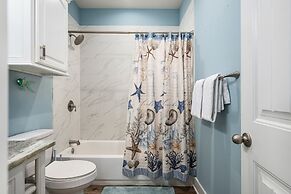 Viewtastic 3 Bedroom Home by RedAwning