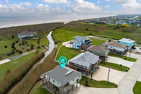 Viewtastic 3 Bedroom Home by RedAwning