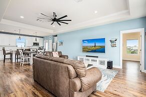 Viewtastic 3 Bedroom Home by RedAwning