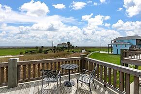 Viewtastic 3 Bedroom Home by RedAwning