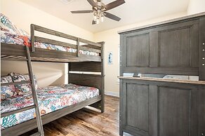 Viewtastic 3 Bedroom Home by RedAwning