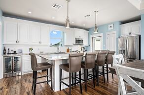 Viewtastic 3 Bedroom Home by RedAwning