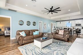 Viewtastic 3 Bedroom Home by RedAwning