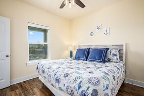 Viewtastic 3 Bedroom Home by RedAwning