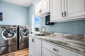 Viewtastic 3 Bedroom Home by RedAwning