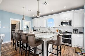 Viewtastic 3 Bedroom Home by RedAwning