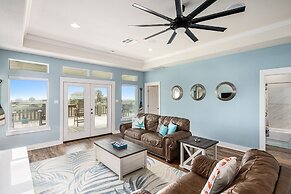 Viewtastic 3 Bedroom Home by RedAwning