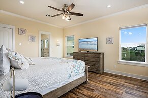 Viewtastic 3 Bedroom Home by RedAwning