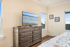 Viewtastic 3 Bedroom Home by RedAwning