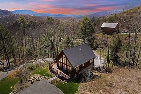 Mystic Cabin 3 Bedroom Cabin by RedAwning