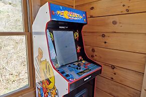 Mystic Cabin 3 Bedroom Cabin by RedAwning