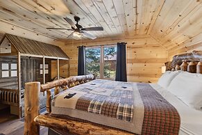 Mystic Cabin 3 Bedroom Cabin by RedAwning