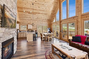 Mystic Cabin 3 Bedroom Cabin by RedAwning