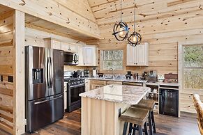 Mystic Cabin 3 Bedroom Cabin by RedAwning