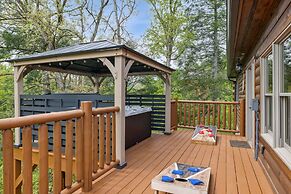 Mystic Cabin 3 Bedroom Cabin by RedAwning