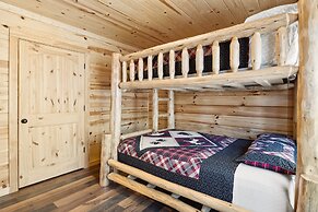 Mystic Cabin 3 Bedroom Cabin by RedAwning