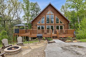 Mystic Cabin 3 Bedroom Cabin by RedAwning