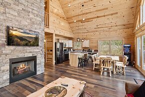 Mystic Cabin 3 Bedroom Cabin by RedAwning