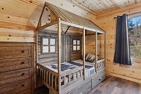 Mystic Cabin 3 Bedroom Cabin by RedAwning