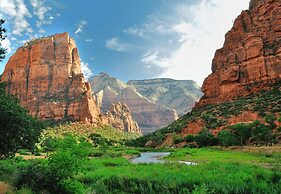 Zion's Paradise 6 Bedroom Townhouse