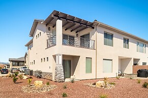 Zion's Paradise 6 Bedroom Townhouse