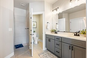 Zion's Paradise 6 Bedroom Townhouse