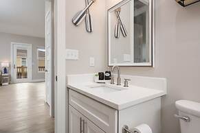 High Tide Hideaway 3 Bedroom Home by RedAwning