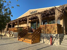 Adama Hotel