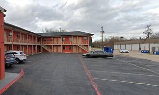 Exclusivo Inn by OYO Grand Prairie, TX