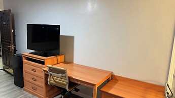 PACIFIC EXPRESS INN
