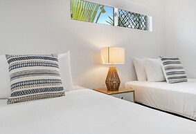 Spacious 3-beds w Direct Access to Pool