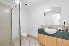 Spacious 3-beds w Direct Access to Pool