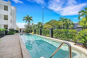 Spacious 3-beds w Direct Access to Pool