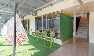 Treebo Lords Garden Glory Valley View and Centralized Heating