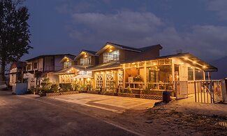 Treebo Lords Garden Glory Valley View and Centralized Heating