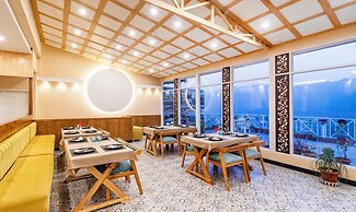 Treebo Lords Garden Glory Valley View and Centralized Heating