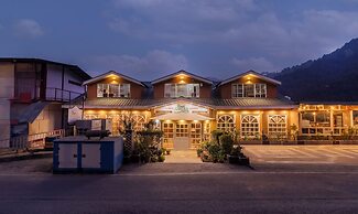 Treebo Lords Garden Glory Valley View and Centralized Heating