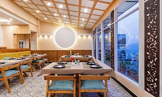 Treebo Lords Garden Glory Valley View and Centralized Heating