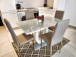 Aspire Suite - Douglas Luxury Apartments