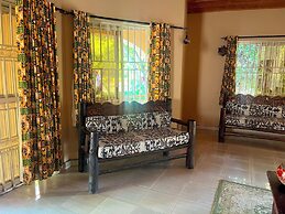 Lavic Country Resort Adjumani